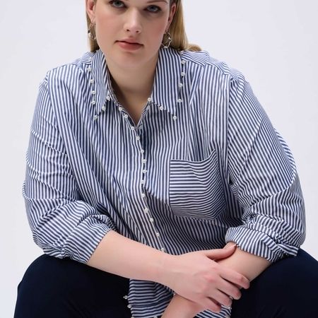 Longbluse mit Perlenrändern